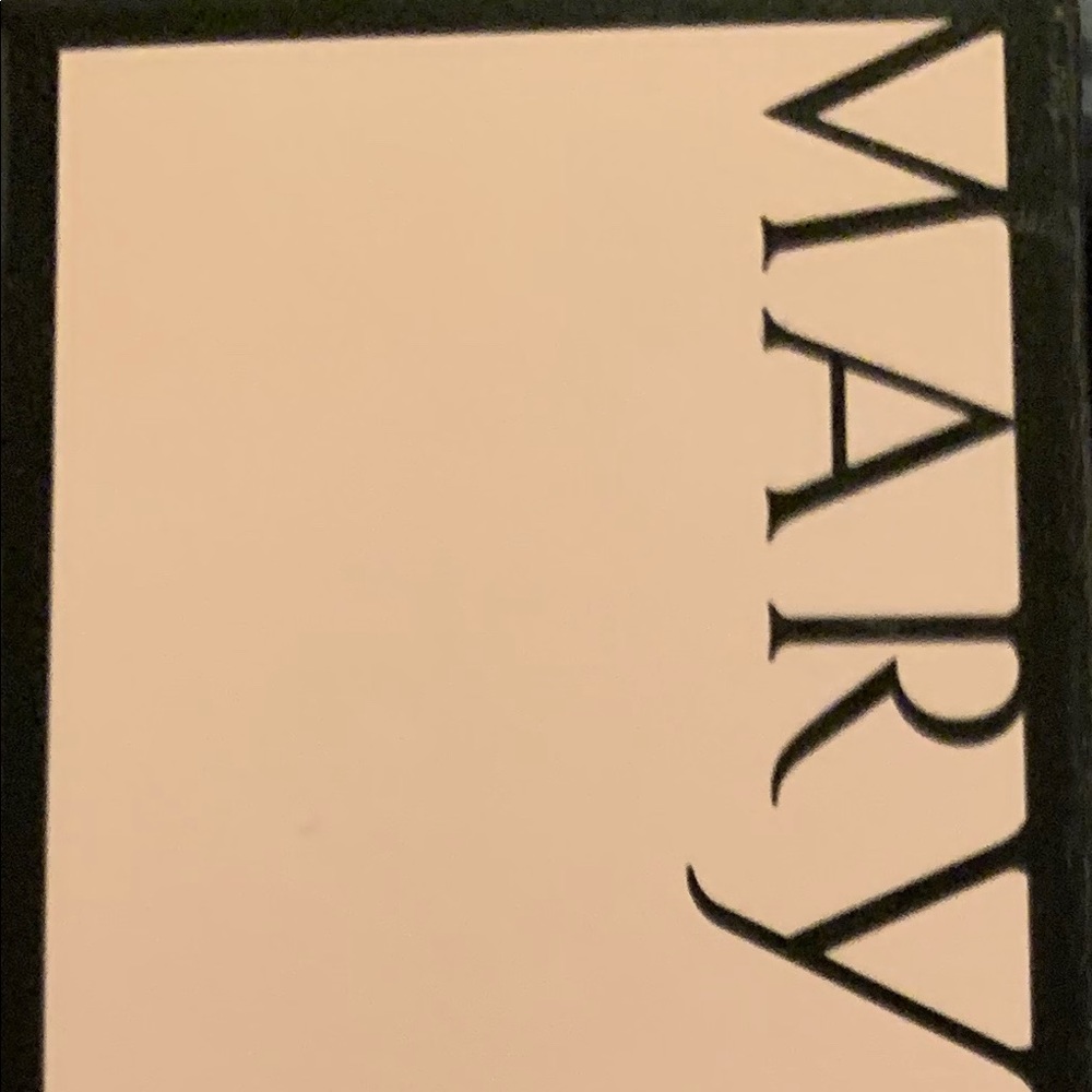 MaryKay brand new foundation luminous and matte